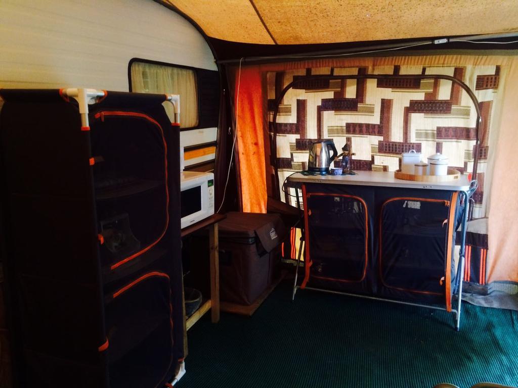 Kalahari Camelthorn Guesthouse And Camping Askham Habitación foto